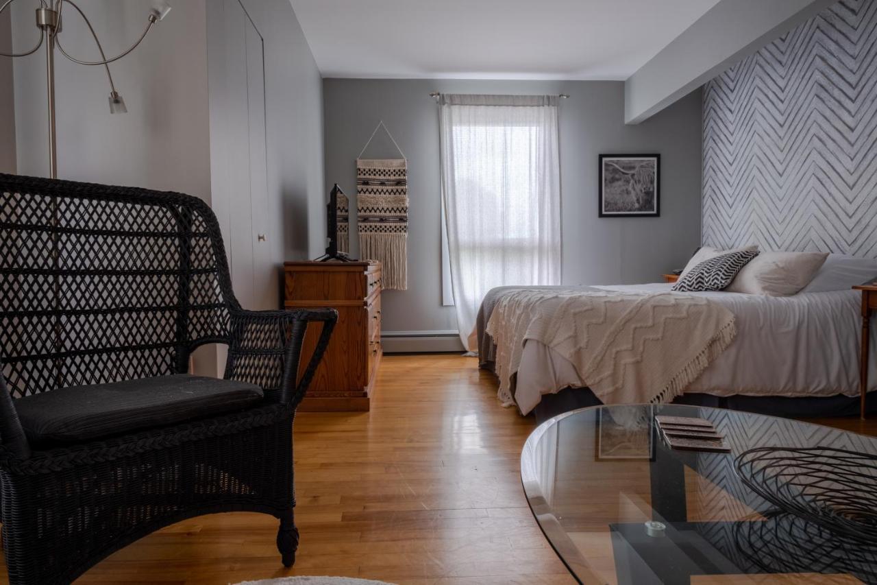 Bed and Breakfast Au Coq Du Bonheur Magog Exterior foto